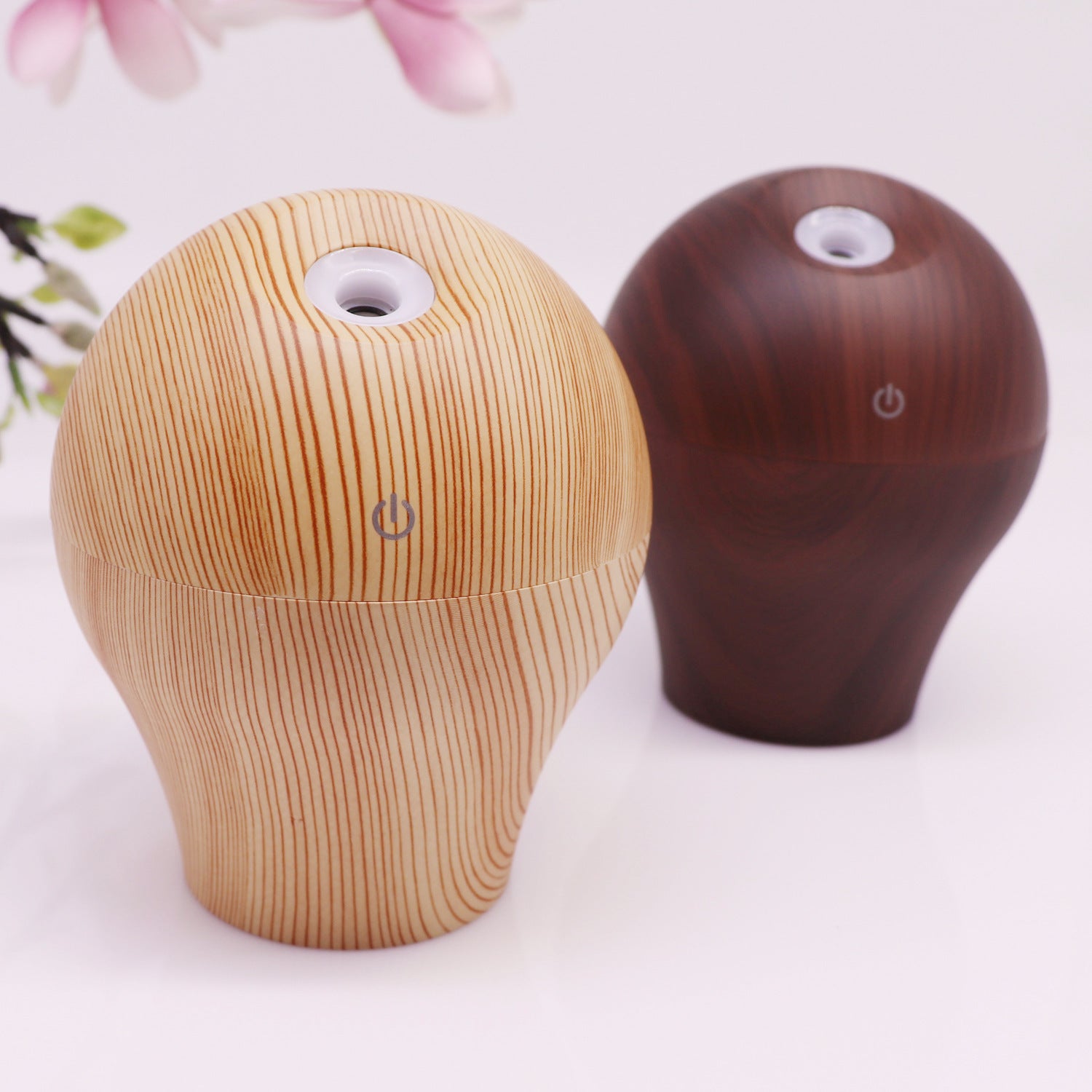 Household aromatherapy humidifier in wood design, perfect for adding moisture and fragrance to your home.